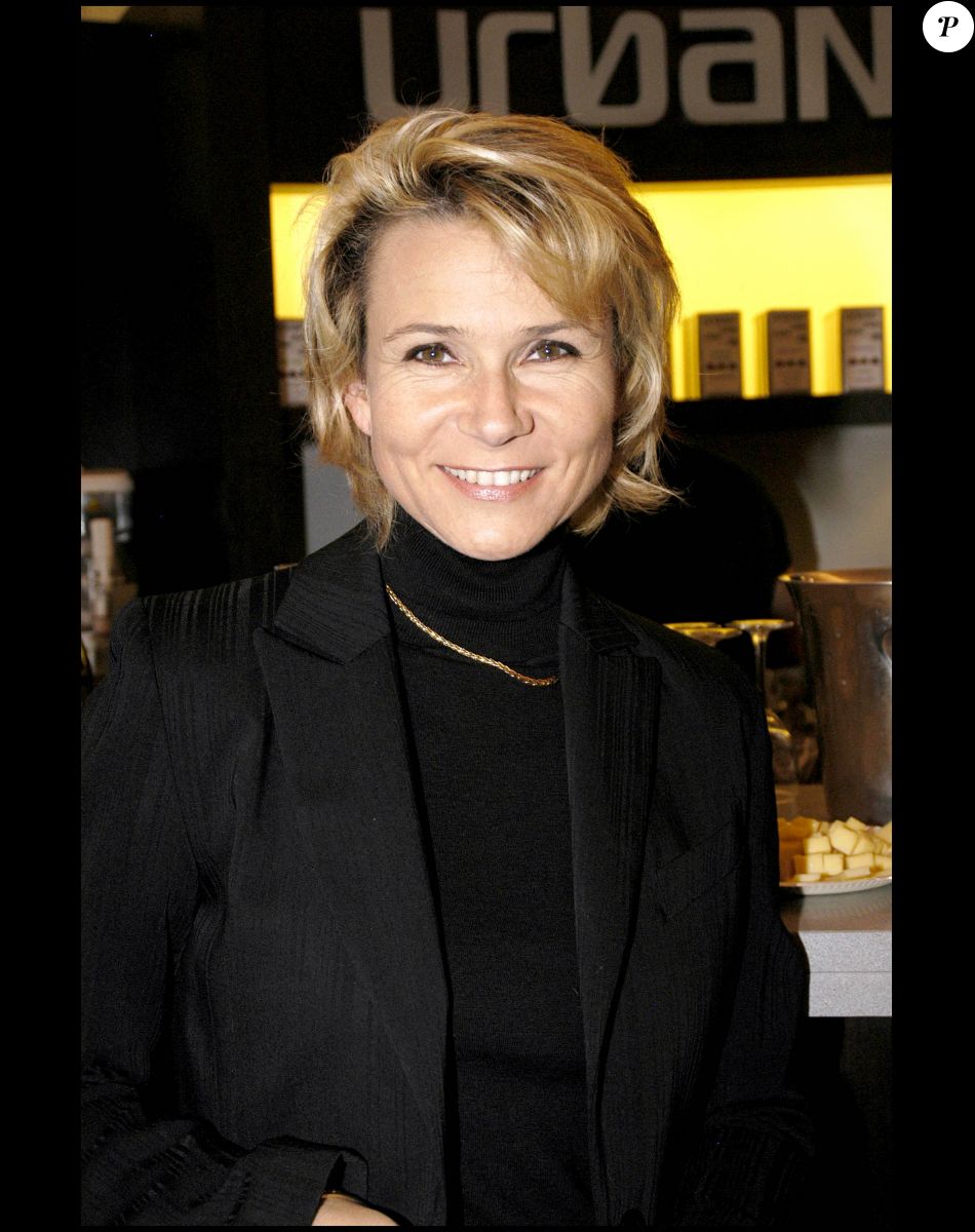 Nathalie Rihouet - "Vin du mois", soirée de dégustation de grands vins à l'Urban Coffee à Paris le 20 décembre 2006