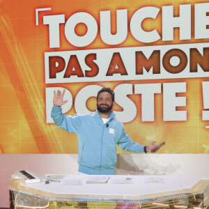 Exclusif - Cyril Hanouna - Sur le plateau de l'émission TPMP (Touche Pas à Mon Poste) présentée en direct par C.Hanouna et diffusée sur C8 - Paris le 27/09/2022 - © Jack Tribeca / Bestimage