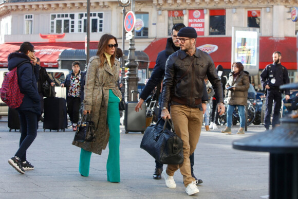 Victoria Beckham et son mari David ont quitté leur hôtel à Paris, pour se rendre à la Gare du Nord pour prendre l'Eurostar. Le 18 janvier 2020 