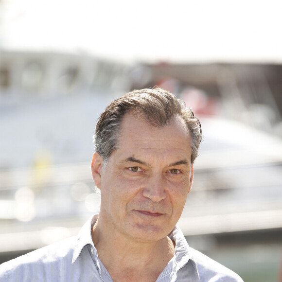 Samuel Labarthe au photocall de "Les Petits Meurtres d'Agatha Christie" lors de la 19ème édition du Festival de la Fiction TV de la Rochelle, le 14 septembre 2017. © Christophe Aubert/Bestimage