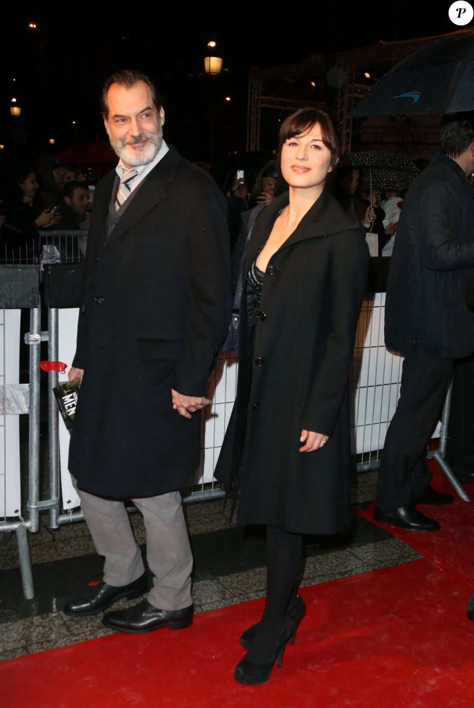 Samuel Labarthe et sa femme Helene Medigue arrivent à l&#039;avant-première du film &#039;The Monuments men&#039; à l&#039;UGC Normandie sur les Champs-Elysées à Paris le 12 Février 2014.   