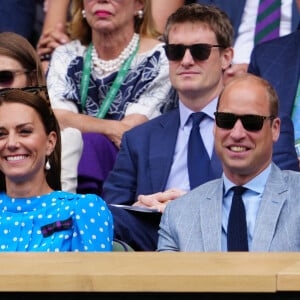 Le prince William, duc de Cambridge, et Catherine (Kate) Middleton, duchesse de Cambridge, dans les tribunes du tournoi de Wimbledon le 5 juillet 2022. 