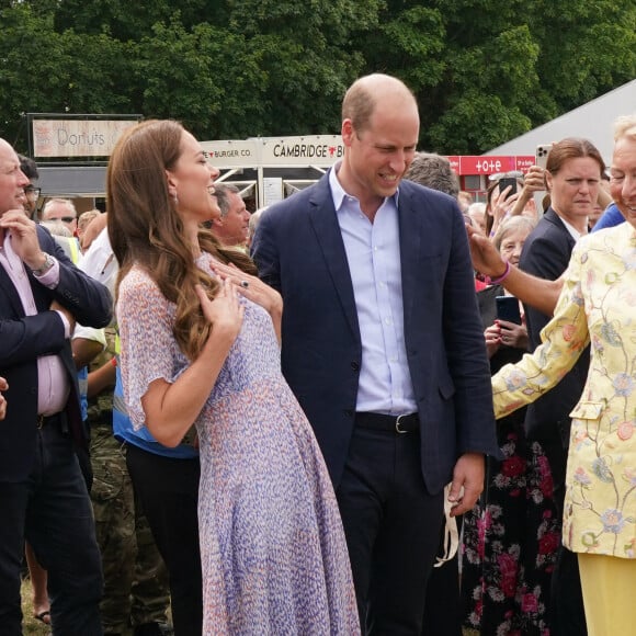 Le prince William, duc de Cambridge, et Catherine (Kate) Middleton, duchesse de Cambridge, lors d'une visite à la toute première journée du comté de Cambridgeshire à l'hippodrome July à Newmarket, Royaume Uni, le 23 juin 2022. 