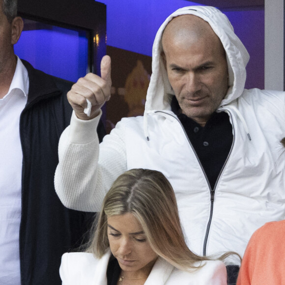 Zinedine Zidane, sa femme Véronique, leur fils Luca et sa compagne Marina - Les célébrités assistent à la victoire du Real Madrid face à Liverpool (1-0) en finale de la Ligue des Champions au stade de France, le 28 mai 2022. © Cyril Moreau / Bestimage.