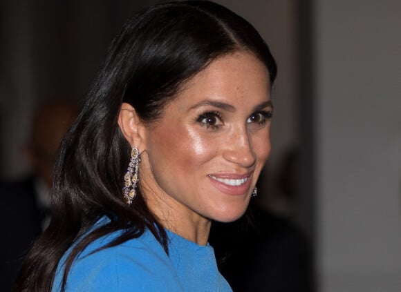 Meghan Markle, duchesse de Sussex (enceinte), arrive au dîner d'Etat donné en leur honneur à Suva, Îles Fidji le 23 octobre 2018. Elle porte les boucles d'oreille offertes par le prince saoudien.