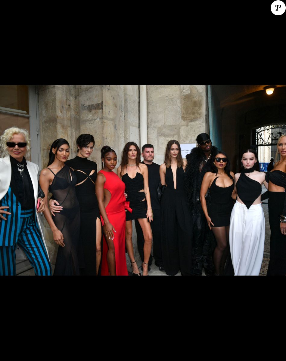 Isabeli Fontana, Normani Kordei Hamilton, Dove Cameron, Davika Hoorne - Front Row du défilé Monot Collection Femme Prêt-à-porter Printemps/Eté 2023 lors de la Fashion Week de Paris (PFW), France, le 1er octobre 2022. © Veeren-Clovis/Bestimage.