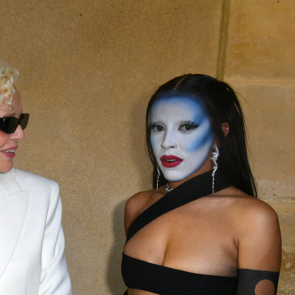 Isabeli Fontana, et Doja Cat - Front Row du défilé Monot Collection Femme Prêt-à-porter Printemps/Eté 2023 lors de la Fashion Week de Paris (PFW), France, le 1er octobre 2022. © Veeren-Clovis/Bestimage.