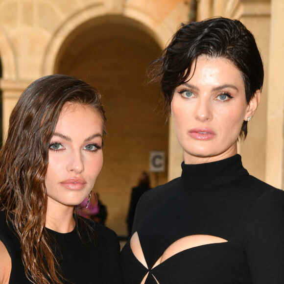 Thylane Blondeau et Isabeli Fontana - Front Row du défilé Monot Collection Femme Prêt-à-porter Printemps/Eté 2023 lors de la Fashion Week de Paris (PFW), France, le 1er octobre 2022. © Veeren-Clovis/Bestimage.