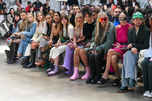 Carla Ginola, Géraldine Nakache, Claire Laffut - Front Row du défilé Ester Manas Collection Femme Prêt-à-porter Printemps/Eté 2023 lors de la Fashion Week de Paris (PFW), France, le 1er octobre 2022. © Veeren-Clovis/Bestimage.