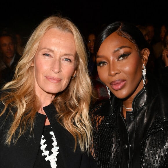 Estelle Lefébure et Naomi Campbell - Front row du défilé "Walk Your Worth" By L'Oreal à l'Ecole Militaire lors de la fashion week PAP femme printemps / été. © Veeren / Clovis / Bestimage 