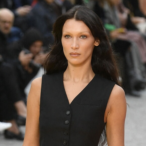 Bella Hadid - Défilé prêt-à-porter printemps-été 2023 "Stella McCartney" lors de la fashion week de Paris le 3 octobre 2022. 