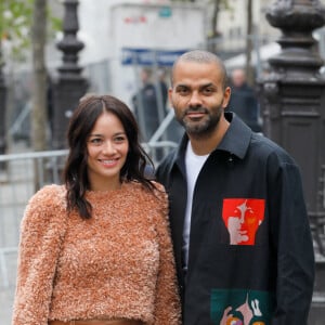 Tony Parker et sa compagne Alizé Lim - Arrivées au défilé prêt-à-porter printemps-été 2023 "Stella McCartney" lors de la fashion week de Paris le 3 octobre 2022. © Clovis / Veeren / Bestimage 