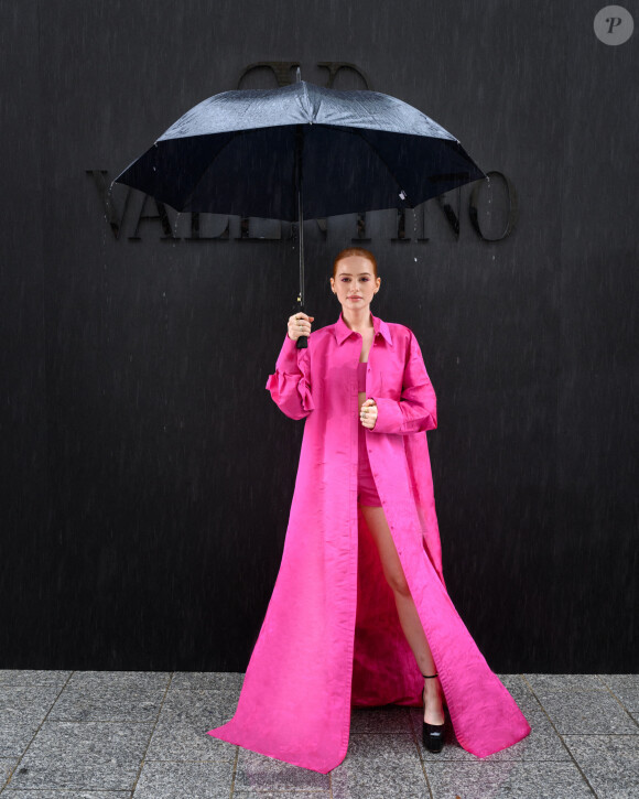 Madelaine Petsch - Arrivées au défilé Valentino Collection Femme Prêt-à-porter Printemps/Eté 2023 lors de la Fashion Week de Paris (PFW), France, le 2 octobre 2022.