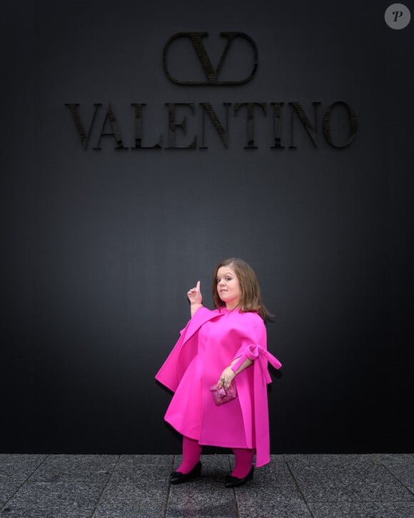 Sinead Burke - Arrivées au défilé Valentino Collection Femme Prêt-à-porter Printemps/Eté 2023 lors de la Fashion Week de Paris (PFW), France, le 2 octobre 2022.