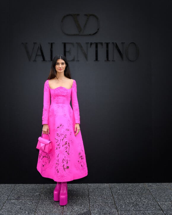 Tuba Buyukustun - Arrivées au défilé Valentino Collection Femme Prêt-à-porter Printemps/Eté 2023 lors de la Fashion Week de Paris (PFW), France, le 2 octobre 2022.