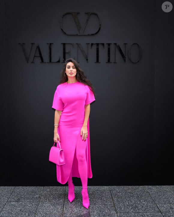 Yasmine Sabri - Arrivées au défilé Valentino Collection Femme Prêt-à-porter Printemps/Eté 2023 lors de la Fashion Week de Paris (PFW), France, le 2 octobre 2022.