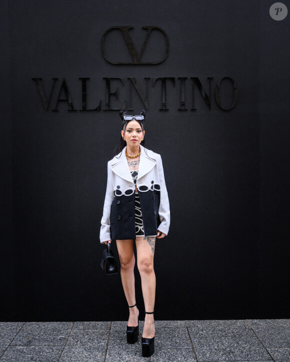Bella Poarch - Arrivées au défilé Valentino Collection Femme Prêt-à-porter Printemps/Eté 2023 lors de la Fashion Week de Paris (PFW), France, le 2 octobre 2022.
