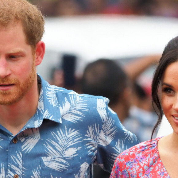 Le prince Harry, duc de Sussex et sa femme Meghan Markle, duchesse de Sussex (enceinte) visitent le campus de l'Université du Pacifique Sud ("University of the South Pacific") à Suva lors de leur voyage officiel aux îles Fidji, le 24 octobre 2018. 