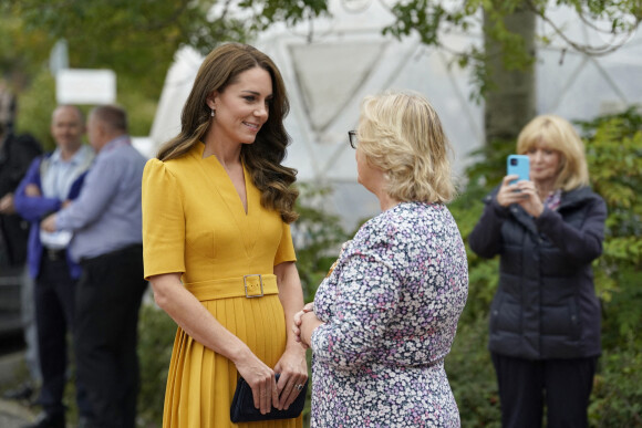 Catherine (Kate) Middleton, princesse de Galles, visite la maternité du Royal Surrey County Hospital à Guildford, le 5 octobre 2022. Sa venue a pour objectif d'en savoir plus sur le soutien holistique qu'il offre aux femmes enceintes et aux nouvelles mères pour s'assurer qu'elles reçoivent les meilleurs soins possibles tout au long et au-delà de leur grossesse. 