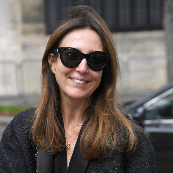 Exclusif - Elsa Zylberstein - Arrivées à l'enregistrement de l'émission "Vivement Dimanche" au Studio Gabriel à Paris, diffusée le 9 octobre 2022 sur France 3. Paris @Giancarlo Gorassini / Bestimage 