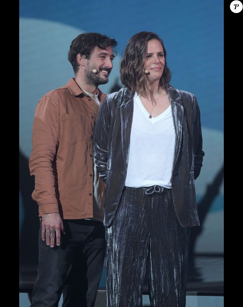 Exclusif - Jérémy Frérot, Laure Manaudou - Surprises - Enregistrement de l'émission "La Chanson secrète 11" à Paris, diffusée le 24 juin sur TF1. Après le succès des précédentes éditions, " LA CHANSON SECRETE ", présentée par N.Aliagas et produite par DMLS TV, revient sur TF1. 8 artistes ne savent rien de ce qui va se passer pour eux ! Ils ont accepté de jouer le jeu, de se laisser totalement surprendre, émouvoir, parfois même déstabiliser car ils vont découvrir en même temps que les téléspectateurs une surprise : une chanson qui leur est chère revisitée et réinterprétée par un artiste. Des mises en scène spectaculaires au service de l'émotion... Et des émotions fortes pour l'artiste assis dans le fauteuil grâce à la venue sur le plateau de proches et d'invités inattendus. Les téléspectateurs seront aux premières loges pour vivre ces moments d'intimité musicale rare. Dans ce nouveau numéro, un couple rare en télévision, un chef étoilé, un invité piégé venu pour répéter une surprise à un autre guest sans s'attendre à être lui-même invité dans le fauteuil, des participants exceptionnels tels que le frère d'un guest pour la première fois en France... © Cyril Moreau / Bestimage