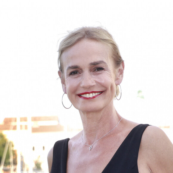 La Présidente du Jury Sandrine Bonnaire - Photocall des membres du jury de la 24ème édition du Festival de la Fiction TV de La Rochelle. Le 13 septembre 2022 © Christophe Aubert via Bestimage