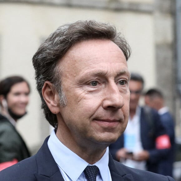 Stéphane Bern lors d'une rencontre avec les habitants de Illiers-Combray en Eure-et-Loir après la visite du Musée Marcel Proust - Maison de Tante Léonie. © Stéphane Lemouton / Bestimage 