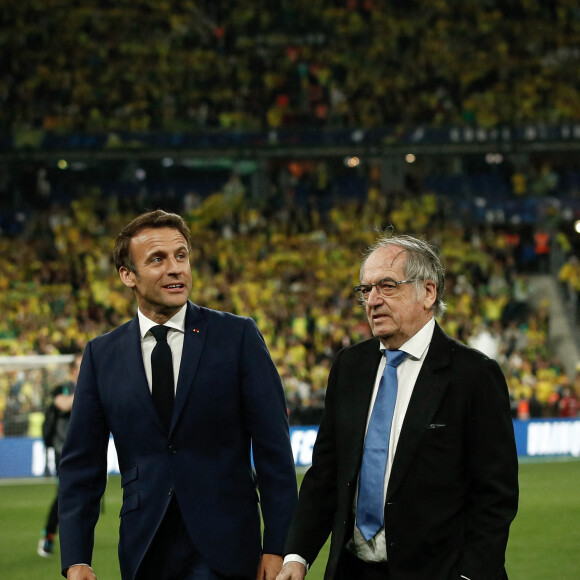 Info - La Fédération Française de Football et son président Noël Le Graët sont dans la tourmente, après une enquête du magazine So Foot, révélant des faits de harcèlements - Le President Emmanuel Macron et Noel Le Graet - Le président de la république lors de la finale de la Coupe de France de football entre le FC Nantes et l'OGC Nice (1-0) au stade de France à Saint-Denis le 7 mai 2022 © Aurélien Morissard / Panoramic / Bestimage