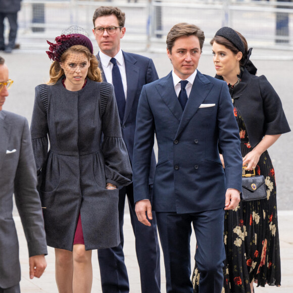 La princesse Beatrice d'York et son mari, Edoardo Mapelli Mozzi, La princesse Eugenie d'York et son mari Jack Brooksbank lors du service d'action de grâce en hommage au prince Philip, duc d'Edimbourg, à l'abbaye de Westminster à Londres, Royaume Uni, le 29 mars 2022. Le prince Philip, duc d'Edimbourg, est décédé le 9 avril 2021. 