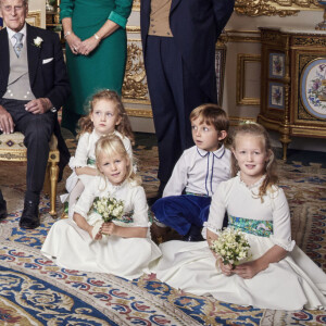 Mr Thomas Brooksbank, Mrs Nicola Brooksbank, Mr George Brooksbank, Jack Brooksbank, sa femme la princesse Eugénie d'York, la princesse Beatrice d'York, Sarah Ferguson, duchesse d'York le prince Andrew duc d'York, . le prince George de Cambridge; la princesse Charlotte de Cambridge; la reine Elisabeth II d'Angleterre ; le prince Phiip duc d'Edimbourg; Miss Maud Windsor; Master Louis De Givenchy; Miss Theodora Williams; Miss Mia Tindall; Miss Isla Phillips; Miss Savannah Phillips - Photos officielles du mariage de la princesse Eugénie et Jack Brooksbank le 12 octobre 2018 © Alex Bramall / PA Wire / Bestimage 