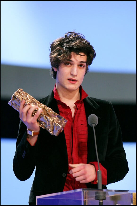 Louis Garrel remportant le César du meilleur espoir en 2006