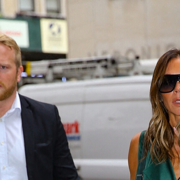 Victoria Beckham rentre à l'hôtel The Mark après son shopping chez Balenciaga à New York City, New York, Etats-Unis, le 13 octobre 2022. 