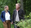 Marie Cau, première maire transgenre de France, se promène avec sa compagne Nathalie dans la forêt domaniale de Marchiennes