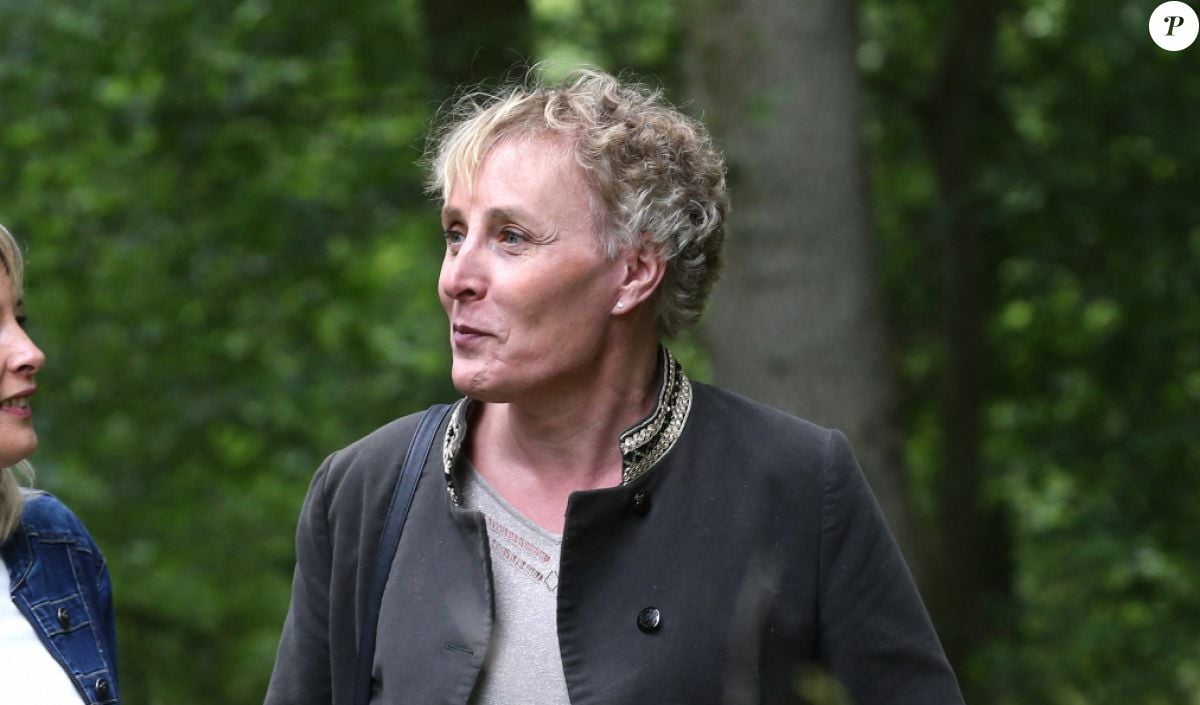 Qui Est Le Mari De Nathalie Renoux Marie Cau, maire transgenre : en couple avec Nathalie, soutien sans