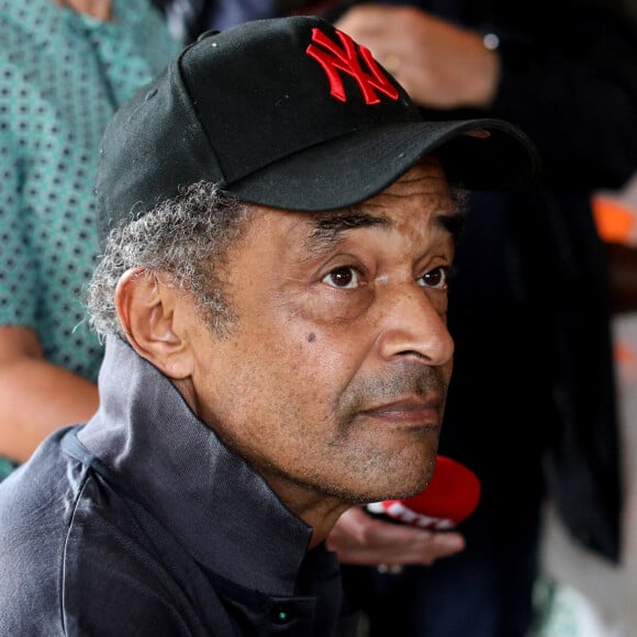 L'ancien sportif de tennis, Yannick Noah durant unne interview dans son village Noah, à Yaoundé, Cameroun, le 25 juillet 2022. © Stéphane Lemouton/Bestimage