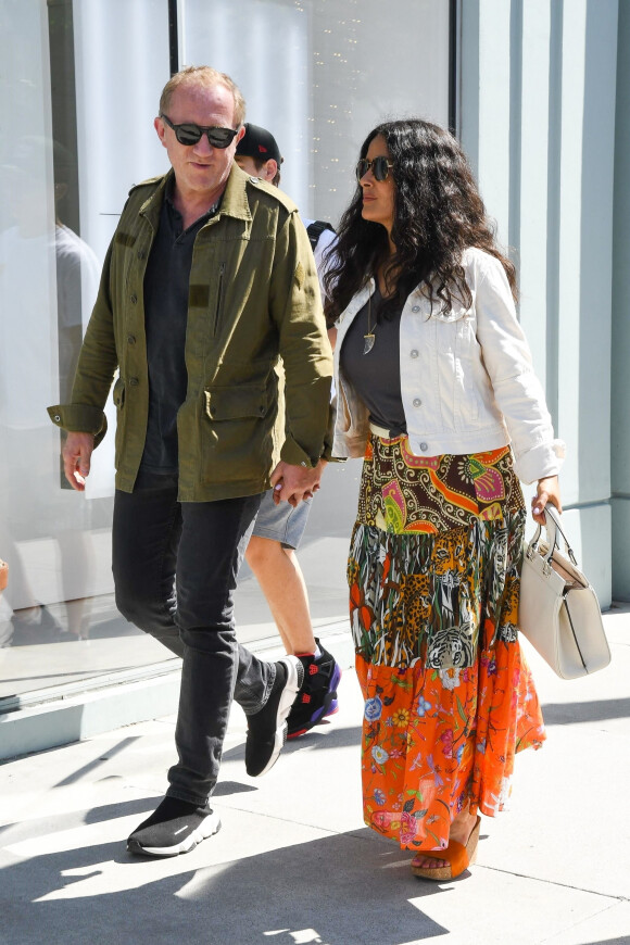 François-Henri Pinault et sa femme Salma Hayek se promènent et font du shopping dans les rues de Beverly Hills. Le 2 août 2019