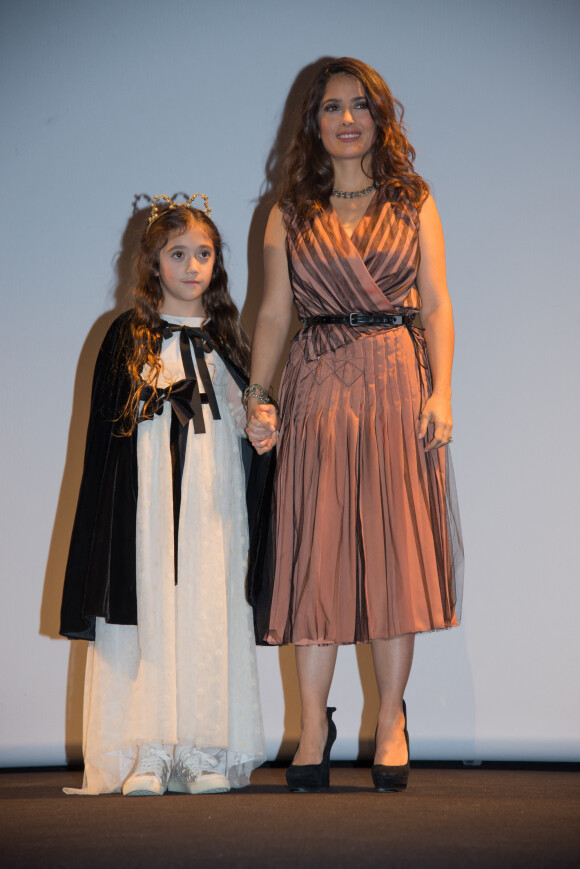 Exclusif - Salma Hayek et sa fille Valentina Paloma Pinault lors de l'avant-première du film "Le Prophète" à l'Institut du monde arabe à Paris, le 30 novembre 2015.