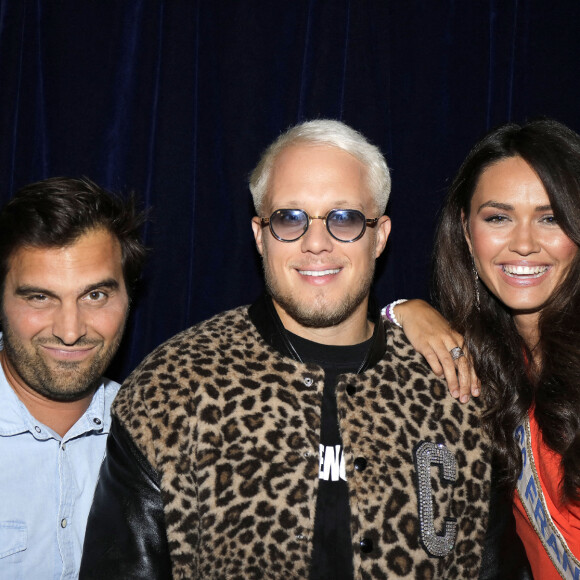 Exclusif - Fabien Delettres, Diane Leyre et Guillaume Genton dans les backstage de l'enregistrement de l'émission "Chez Jordan". Le 22 août 2022 Le trio arrivera le 29 août sur la matinale de Virgin Radio, rebaptisée "Le Morning Sans Filtres" de 6H à 9H30 © Cédric Perrin / Bestimage 