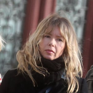 Le chanteur Renaud et son ex-femme Romane Serda - Obsèques de Thierry Séchan frère du chanteur Renaud) au cimetière du Montparnasse à Paris le 16 janvier 2019.