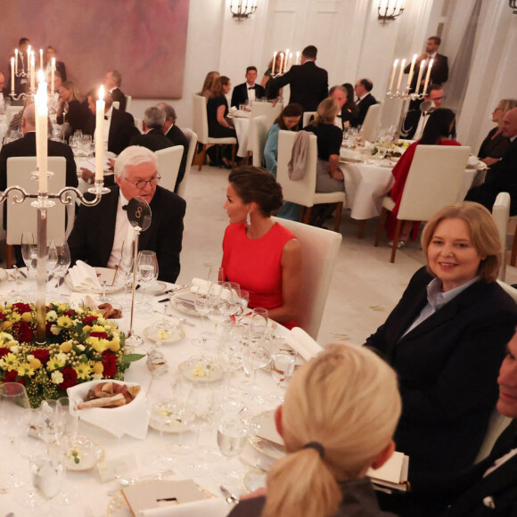 Le roi Felipe VI et la reine Letizia d'Espagne au dîner d'Etat à Berlin lors de leur voyage officiel en Allemagne, le 17 octobre 2022. CASA de SM El Rey - Agence/Bestimage
