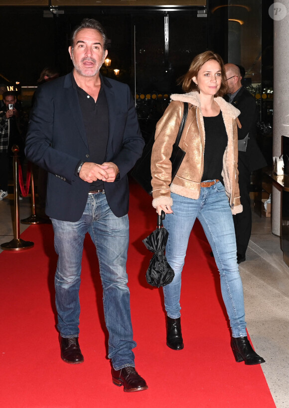 Jean Dujardin et sa femme Nathalie Péchalat - Avant-première du film "Mascarade" au cinéma Pathé Wepler à Paris. Le 20 octobre 2022 © Coadic Guirec / Bestimage
