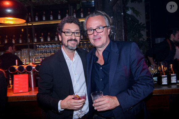 Exclusif - David Foenkinos et le producteur François Kraus - After party du film Mascarade au club privé NO.PI à Paris le 20 octobre 2022. © Rachid Bellak / Bestimage 