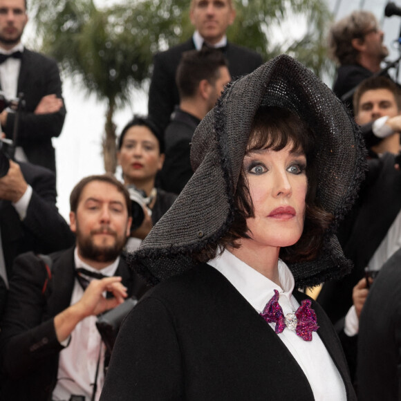 Isabelle Adjani - Montée des marches du film " Les Amandiers " lors du 75ème Festival International du Film de Cannes. Le 22 mai 2022 © Olivier Borde / Bestimage 