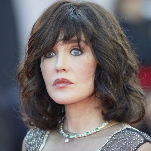 Isabelle Adjani - Montée des marches du film " De son vivant " lors du 74ème Festival International du Film de Cannes.  © Borde-Jacovides-Moreau / Bestimage 