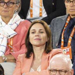 Nathalie Péchalat - Célébrités dans les tribunes des internationaux de France de Roland Garros à Paris le 31 mai 2022. © Cyril Moreau - Dominique Jacovides/Bestimage 