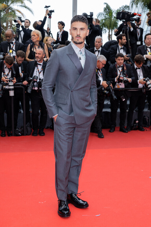 Baptiste Giabiconi - Montée des marches du film " Top Gun : Maverick " lors du 75ème Festival International du Film de Cannes. Le 18 mai 2022 © Olivier Borde / Bestimage 