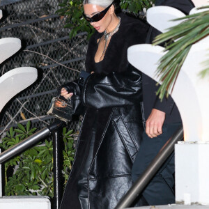 Kim Kardashian quitte la soirée "Tiffany & Co" à Sunset Towers à West Hollywood le 26 octobre 2022. 