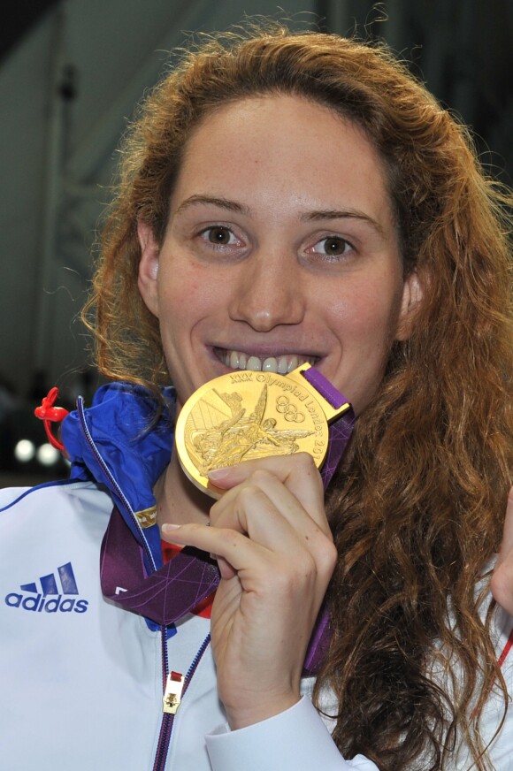 Camille Muffat après sa victoire olympique sur le 400 mètres nage libre à Londres le 29 juillet 2012