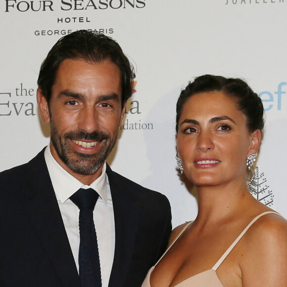 Robert Pirès et sa femme Jessica Lemarié-Pirès (Bijoux Messika) - Photocall des célébrités à la 7ème Édition du Global Gift Gala au Four Seasons Hotel George V à Paris. © Marc Ausset-Lacroix / Bestimage