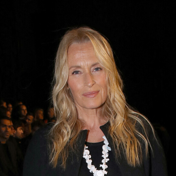 Estelle Lefébure - Défilé de mode L'Oréal, Prêt-à-porter Printemps / Eté 2023, à l'Ecole Militaire, dans le cadre de la Fashion Week de Paris, France, le 02 Octobre 2022. © Bertrand Rindoff / Bestimage 